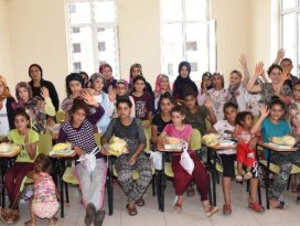 Mevsimlik tarım işçilerinin çocukları gönüllerince eğlendi