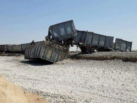 Konya’dan Karaman’a giden tren raydan çıktı