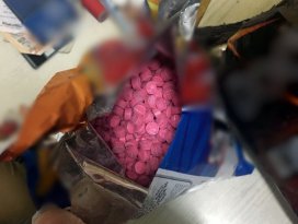 Cips paketinden 2 bin 800 uyuşturucu hap çıktı!