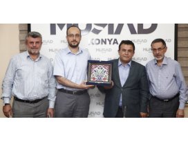 “İnsanın kontrol edildiği bir dünya kurgulanıyor