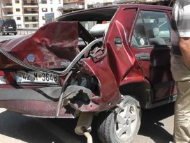 Konya’da minibüsle otomobil çarpıştı: 1 yaralı