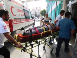 Kiremit değiştirirken çatıdan düşen usta yaralandı