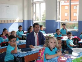 Çocuklarımızı geleceğe, değerlerimizle hazırlıyoruz.