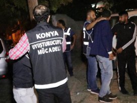 Uyuşturucu satıcısı karı koca gözaltına alındı