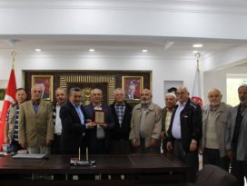 Başkan Tutal’a vatandaşlardan teşekkür plaketi
