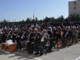 Ilgın Anadolu İmam Hatip Lisesi aşure dağıttı