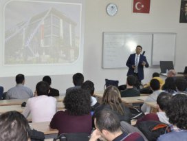 Üniversite öğrencilerine makina mühendisliği mesleği tanıtılıyor