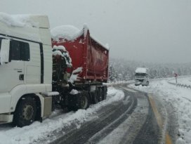 Seydişehir-Antalya karayolu kardan ulaşıma kapandı