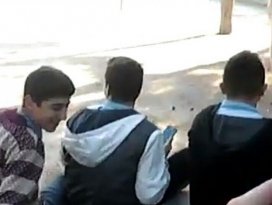 Otomobil üzerinde tehlikeli yolculuk