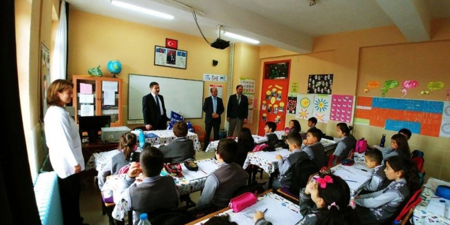 Hüyük’te öğrencilere giyim yardımı