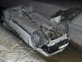 Otomobil ile motosiklet çarpıştı: 3 yaralı