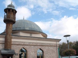 Şazibey Camii, ahşap minaresi hayran bırakıyor