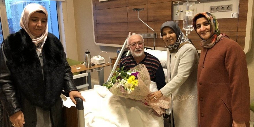 Milletvekili Hüsnüye Erdoğan mezun olduğu okulda duygusal anlar yaşadı