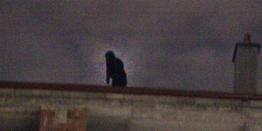 Eşinden boşandığı için ikinci kez intihara teşebbüs eden şahsı polis ikna etti