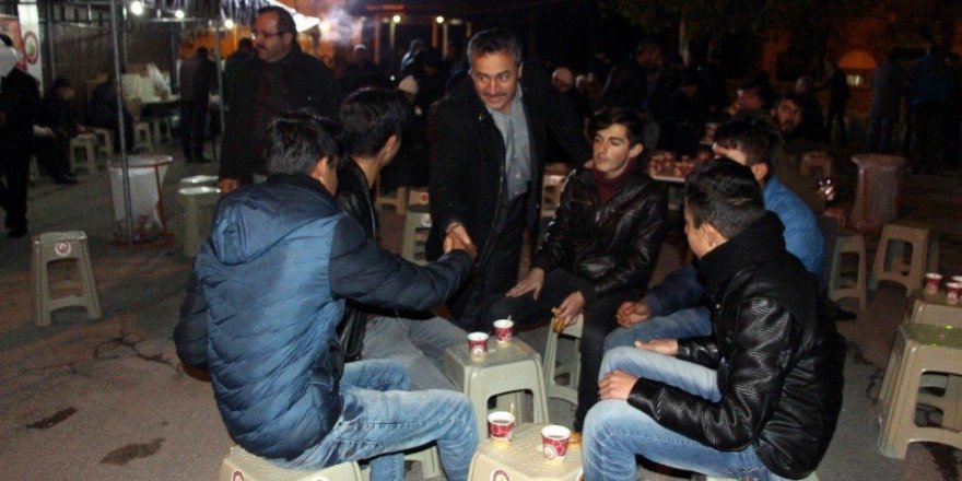 Başkan Tutal, Mevlid Kandilinde vatandaşlarla buluştu