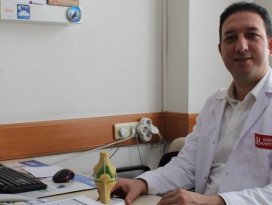 10 yıllık diz ağrılarından takılan protezle kurtuldu