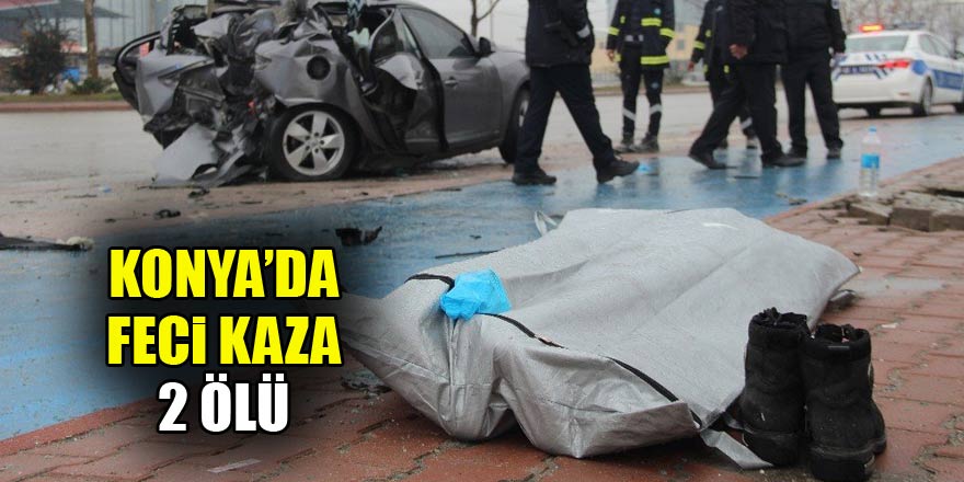 Konyada kontrolden çıkan otomobil beton direğe çaptı: 2 ölü