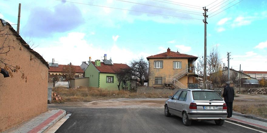 Mahalleli çözüm bekliyor