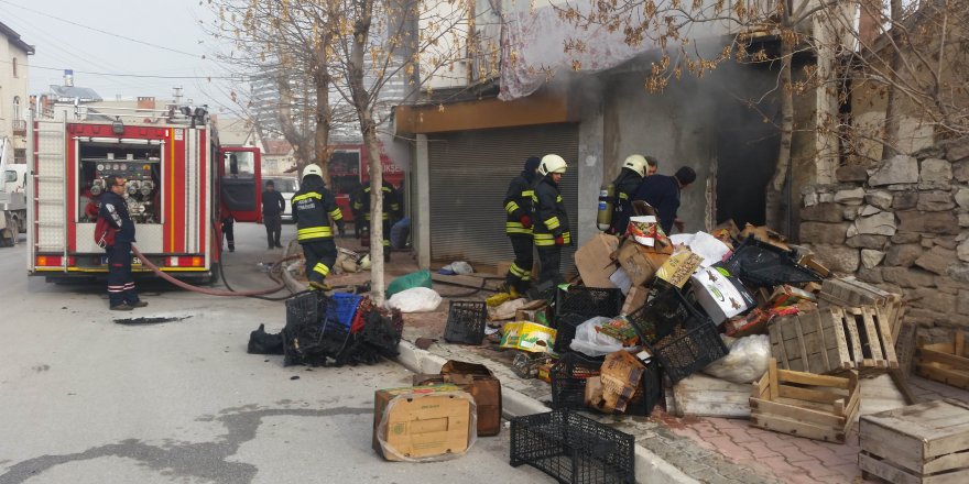 Konya’da depo yangını