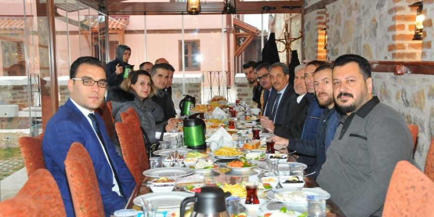 Başkan Akkaya gazetecilerle buluştu