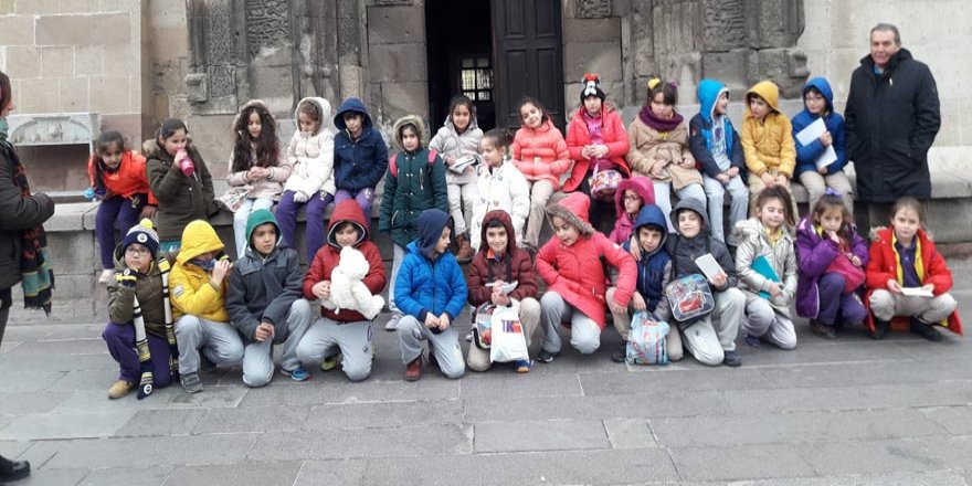 Dünya’yı Gezen Ayıcık Ekol Koleji’nde