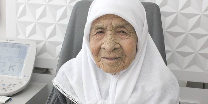102 yaşında dünyayı yeniden görüyor