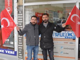 “Al bayrağımız elimizde, kalbimiz Mehmetçiklerimizle birlikte”