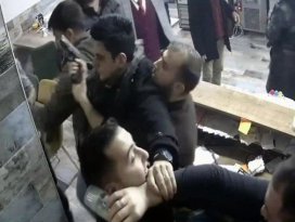 Kokoreççide garsonun tokatlanması olayında iki polis açığa alındı