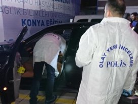 Araç içinde silahla oynarken, arkadaşını yaraladı