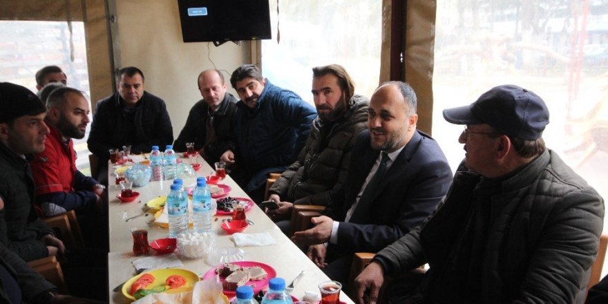 Özaltun’dan esnaf buluşmasında emeklilere yönelik TOKİ müjdesi