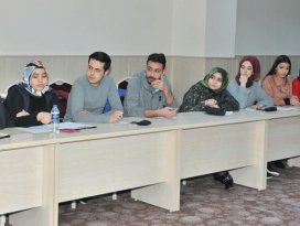 KMÜ öğrencileri Türkiyenin dış politikası üzerine konuştu