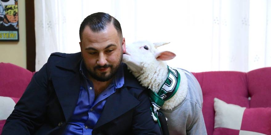 Kuzu Alex sosyal medyada ilgi görüyor