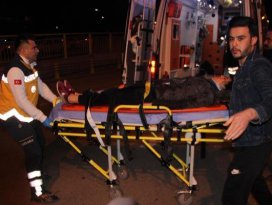 Konyada otomobil alt geçide düştü: 3 yaralı