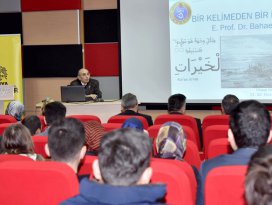 “Vakıflar Kimliğimizi Ortaya Koyan En Önemli Unsurdur”