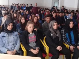 Karapınar Emniyeti öğrencileri bilgilendirdi