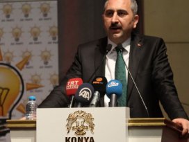 Adalet Bakanı Gül, siyaset akademisine katıldı
