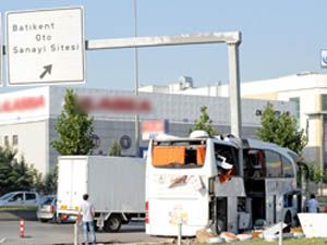 Otobüs levhalara çarptı: 39 yaralı