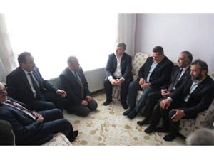 Tahir Akyürekten taziye ziyareti