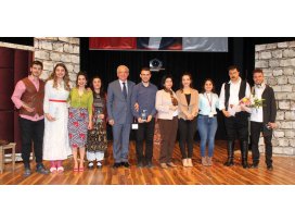 Tıp öğrencilerinden tiyatro gösterisi